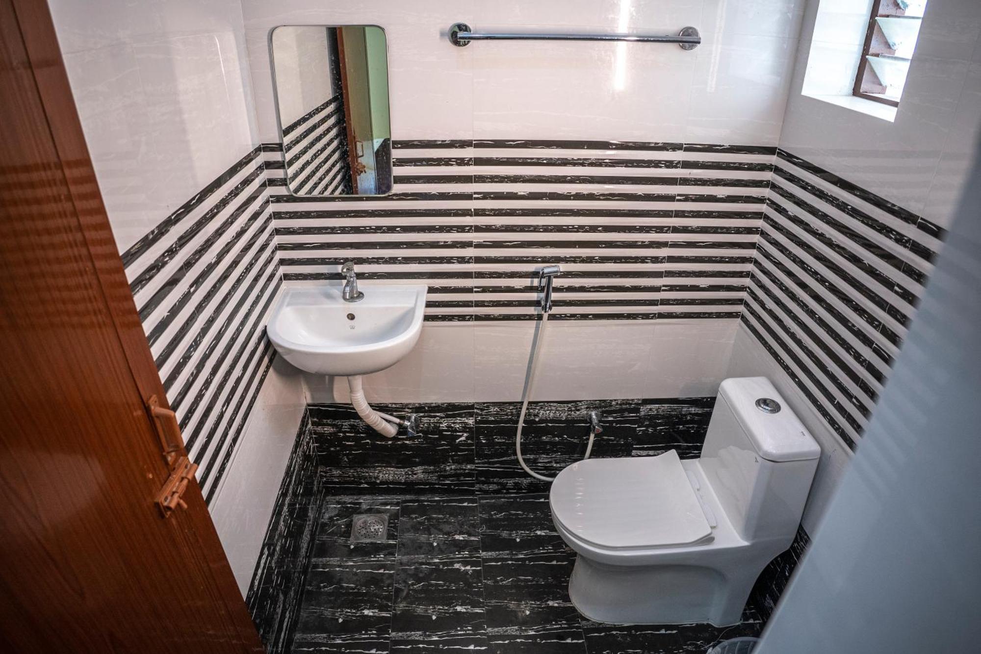 Hotel Akr Residency Kazhakuttam Exteriér fotografie